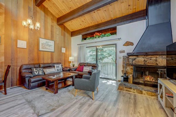 Rustic Kingswood Village getaway with shared pool, patio, & wood-burning fireplace