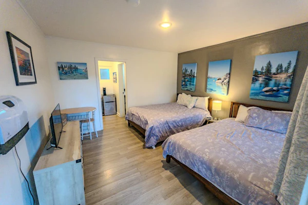 Inviting hotel with lakeview, golf, skiing, WiFi, & Netflix