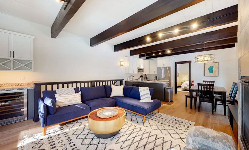 Tahoe-Modern Condo with High-Speed WiFi, Fireplace, & W/D