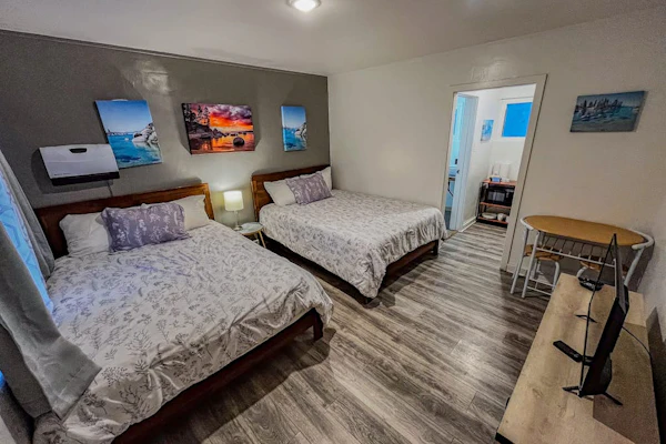 Delightful hotel with lakeview, golf, skiing, WiFi, & Netflix
