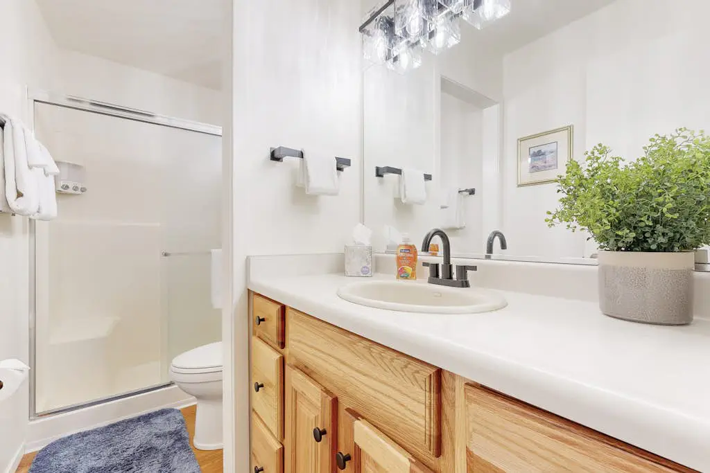 Creekside retreat with pool access, deck, fireplace, and high speed WiFi