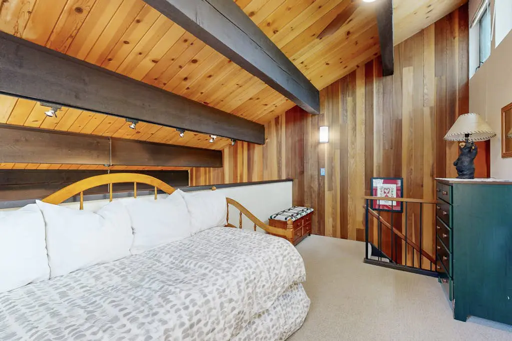 Creekside retreat with pool access, deck, fireplace, and high speed WiFi