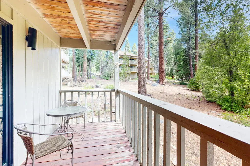 Creekside retreat with pool access, deck, fireplace, and high speed WiFi