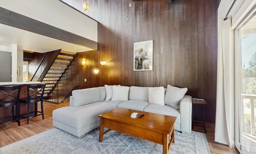 Modern Townhome with Lake views, Fireplace, Pool, Spa