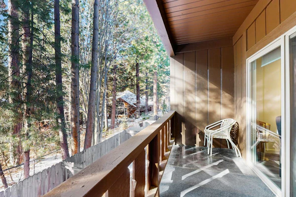 Cozy Family-Friendly Condo with Fenced Yard, Deck, BBQ, Walk to Shops