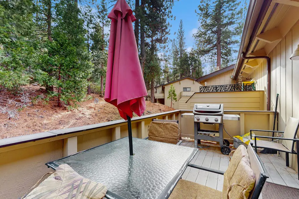 The Treetop Retreat