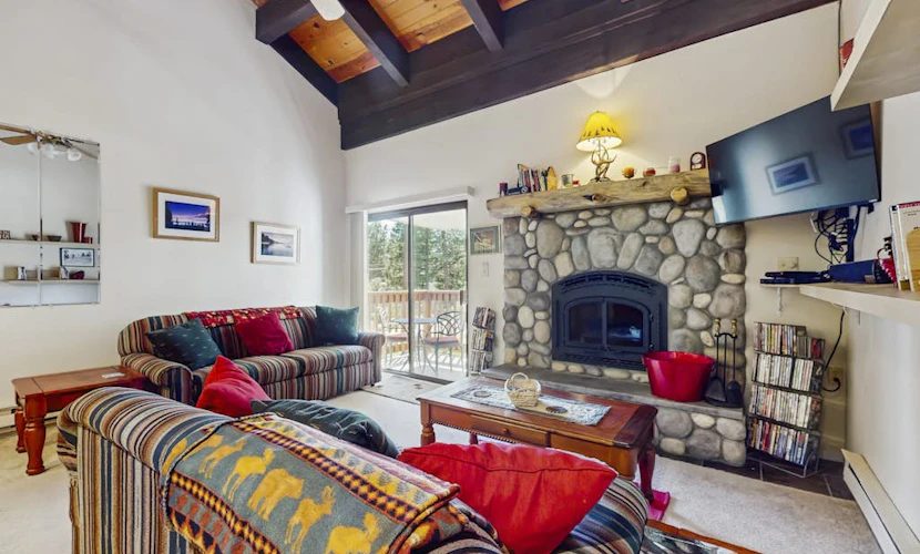 Conveniently located condo with loft, fully stocked kitchen, balcony, wifi & TV