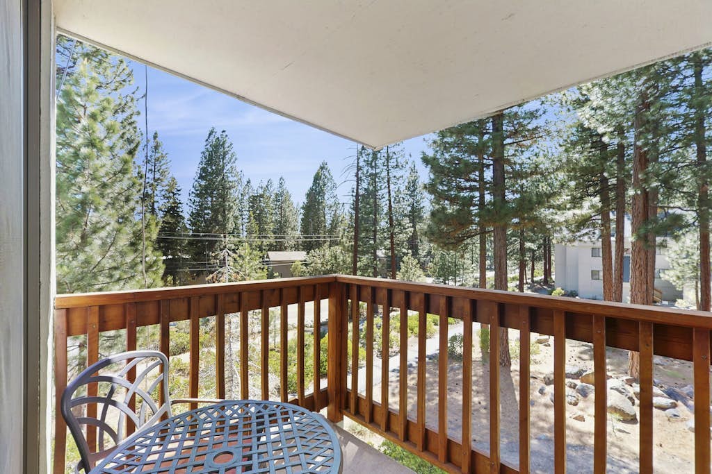 Conveniently located condo with loft, fully stocked kitchen, balcony, wifi & TV