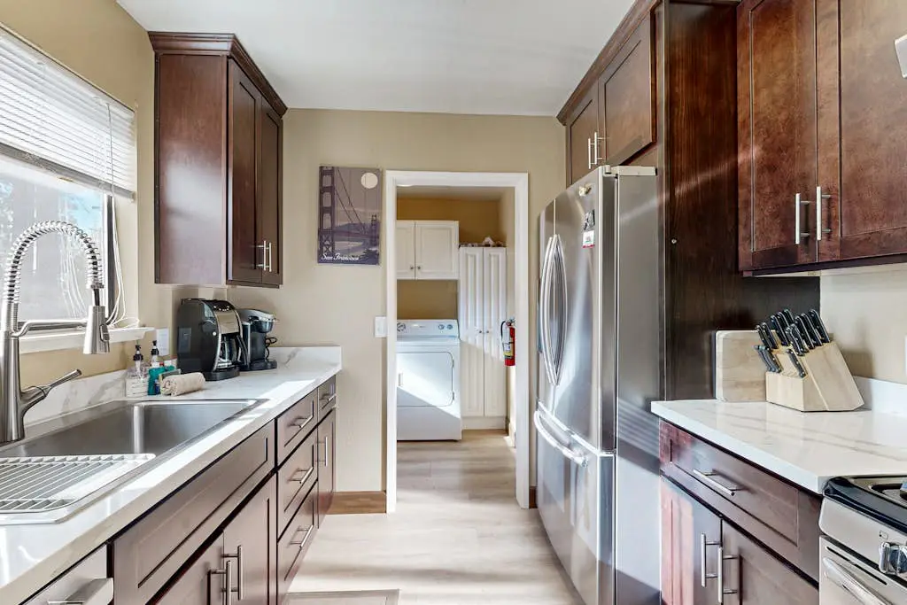 Dog-Friendly Duplex with fireplace, balcony and free internet