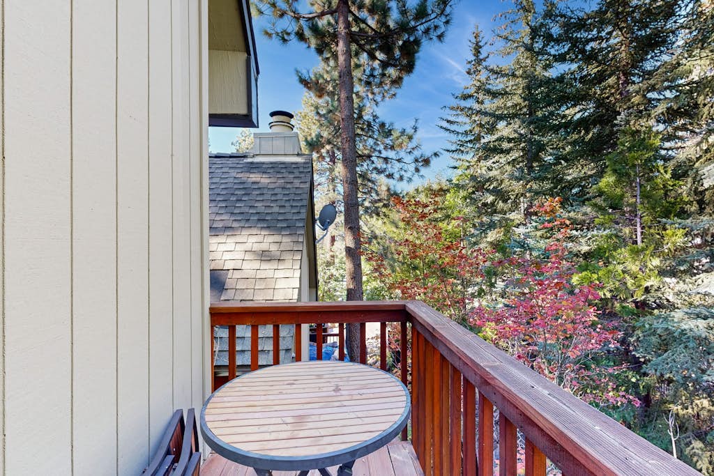 Conveniently located family-friendly escape near IV Rec Center & free Wifi