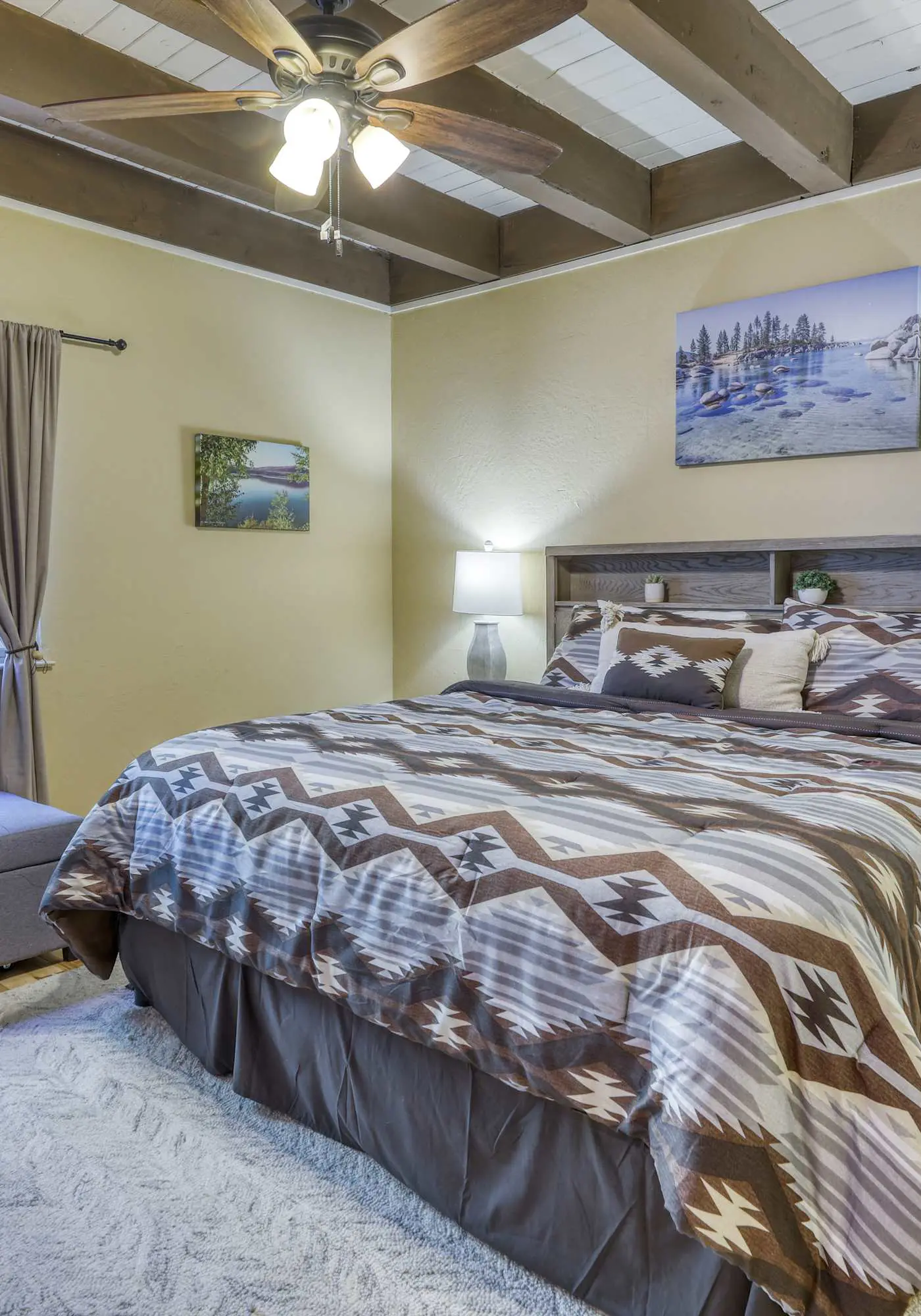 Charming townhouse in Incline Village with private hot tub & amazing location