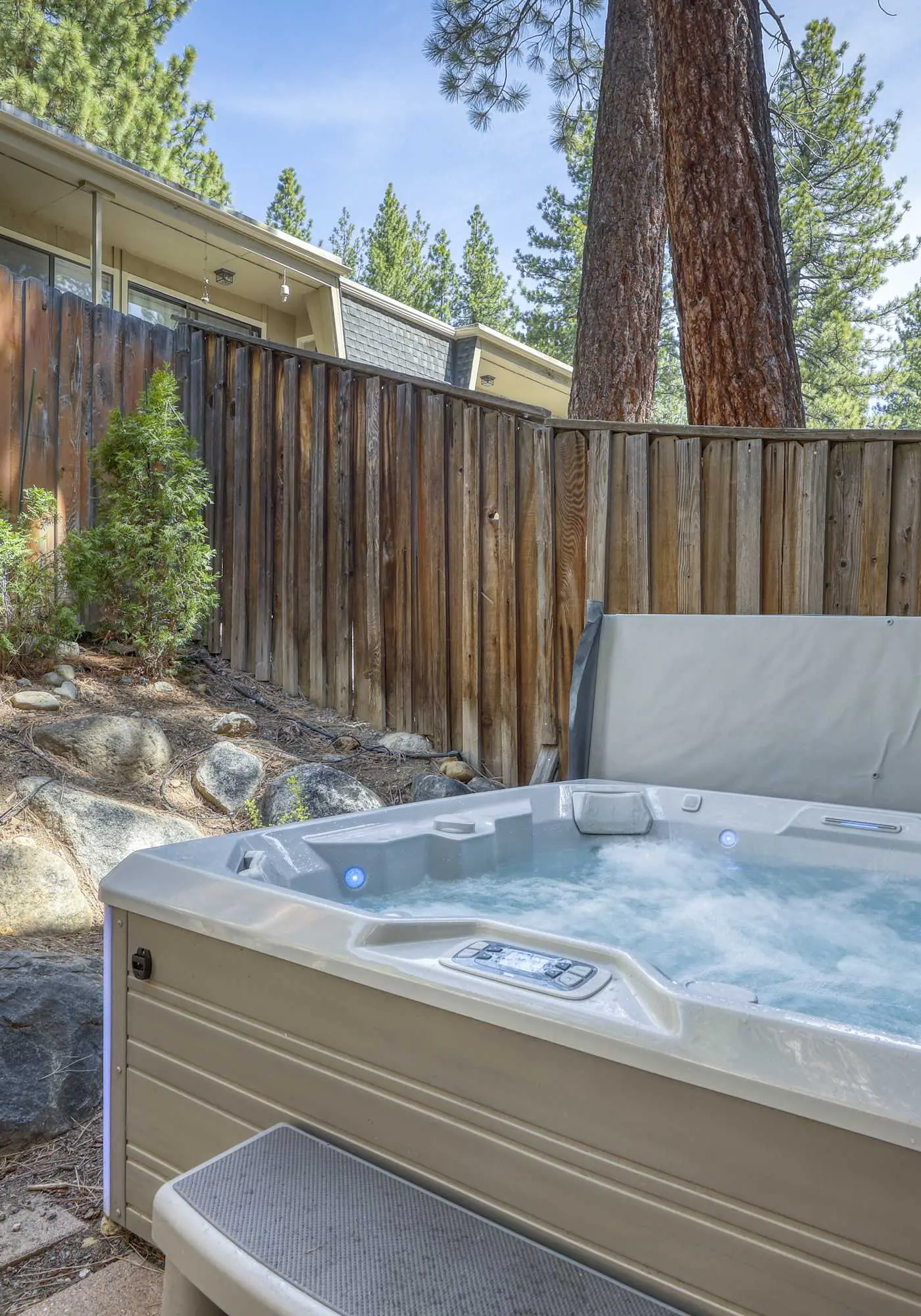 Charming townhouse in Incline Village with private hot tub & amazing location