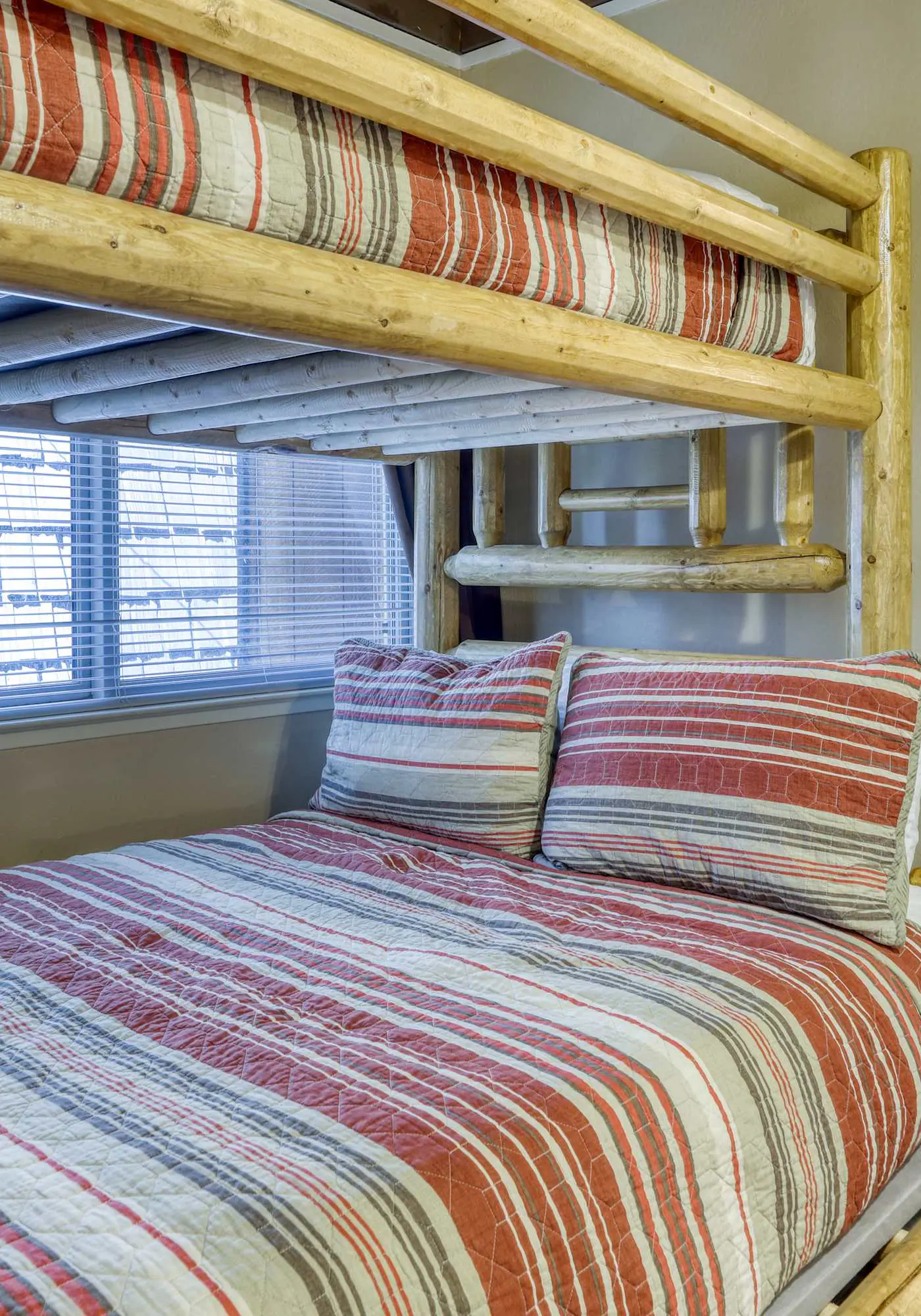 Charming townhouse in Incline Village with private hot tub & amazing location