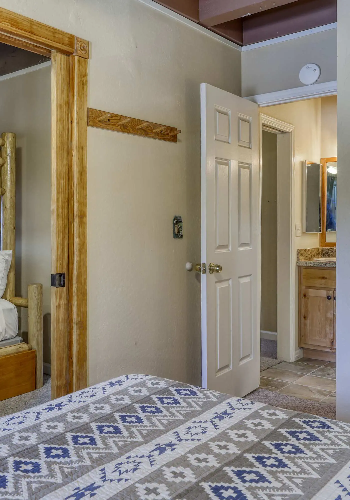 Charming townhouse in Incline Village with private hot tub & amazing location