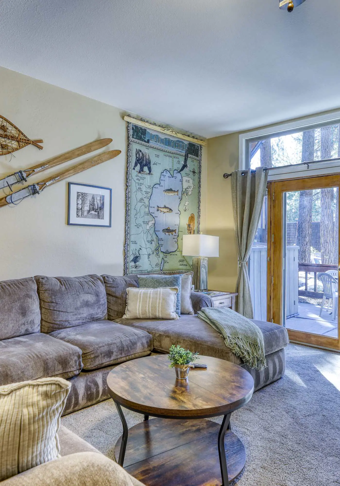 Charming townhouse in Incline Village with private hot tub & amazing location
