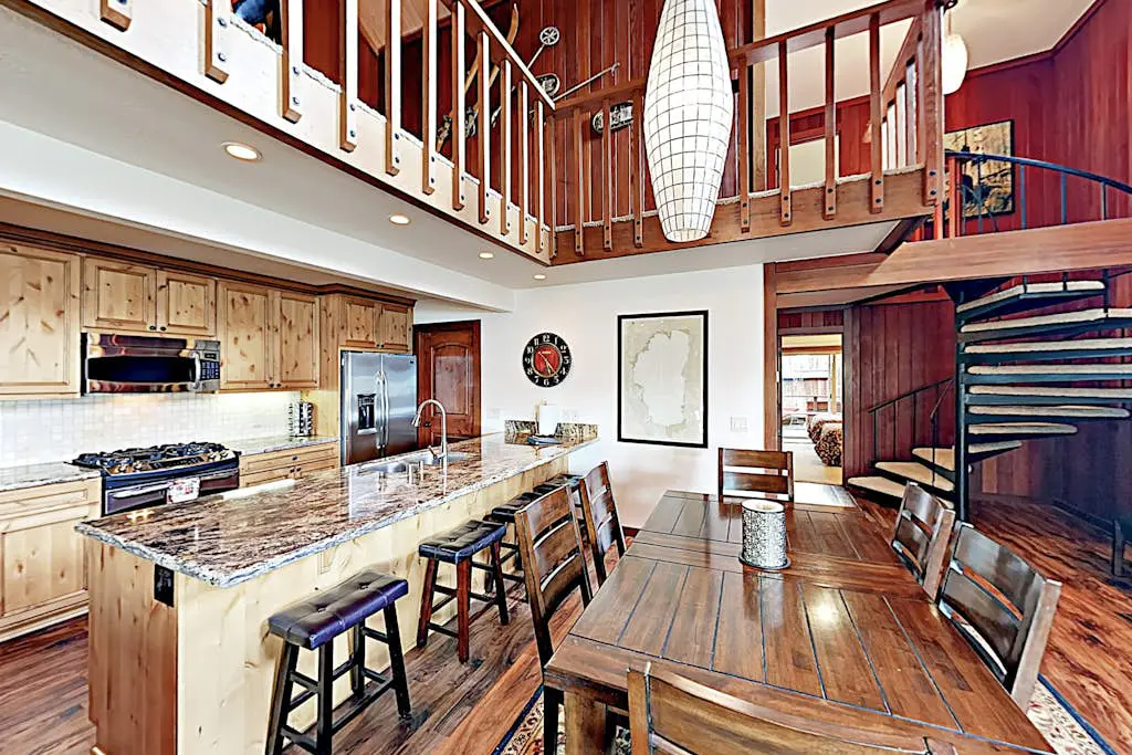 Expansive Lake Tahoe Oasis w/ Pier & Fireplace - Walk to Kings Beach