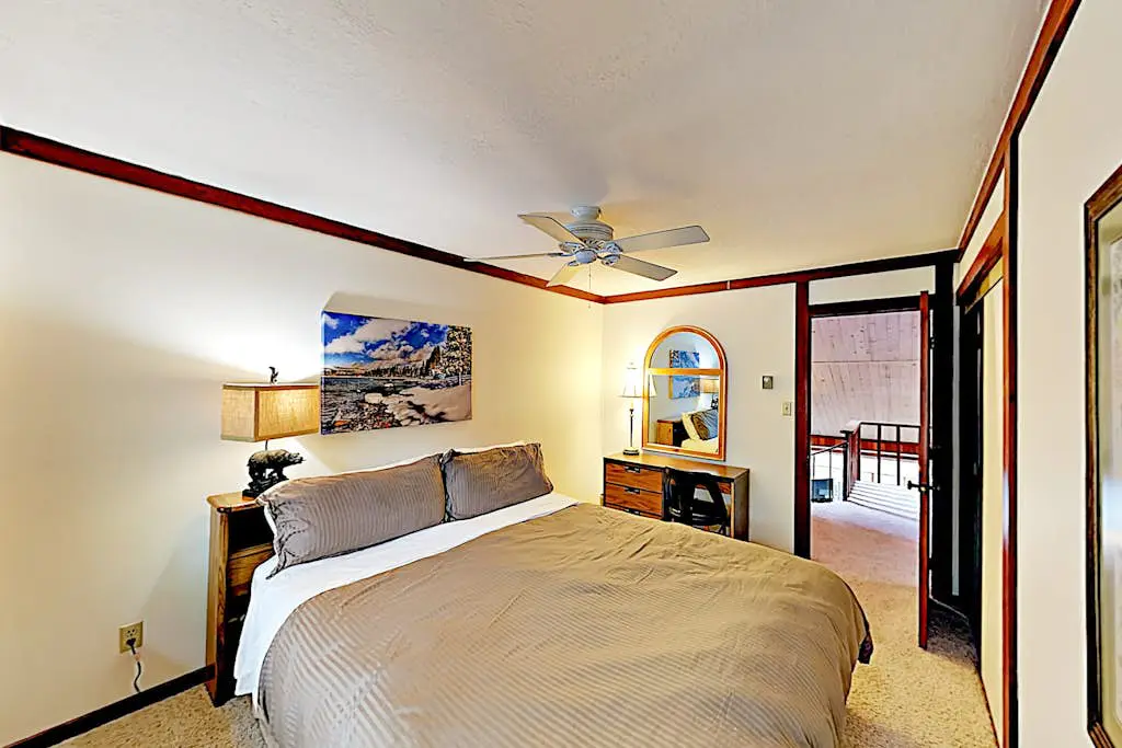 Expansive Lake Tahoe Oasis w/ Pier & Fireplace - Walk to Kings Beach