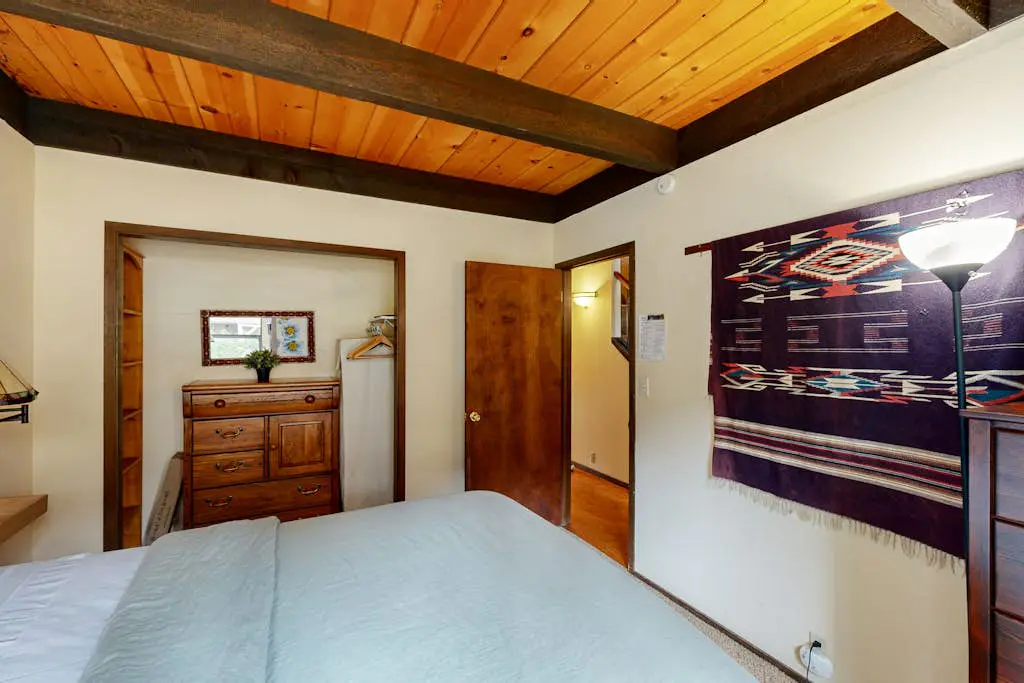 Inviting condo with balconies, fireplace, outdoor pool, sauna, & fitness center