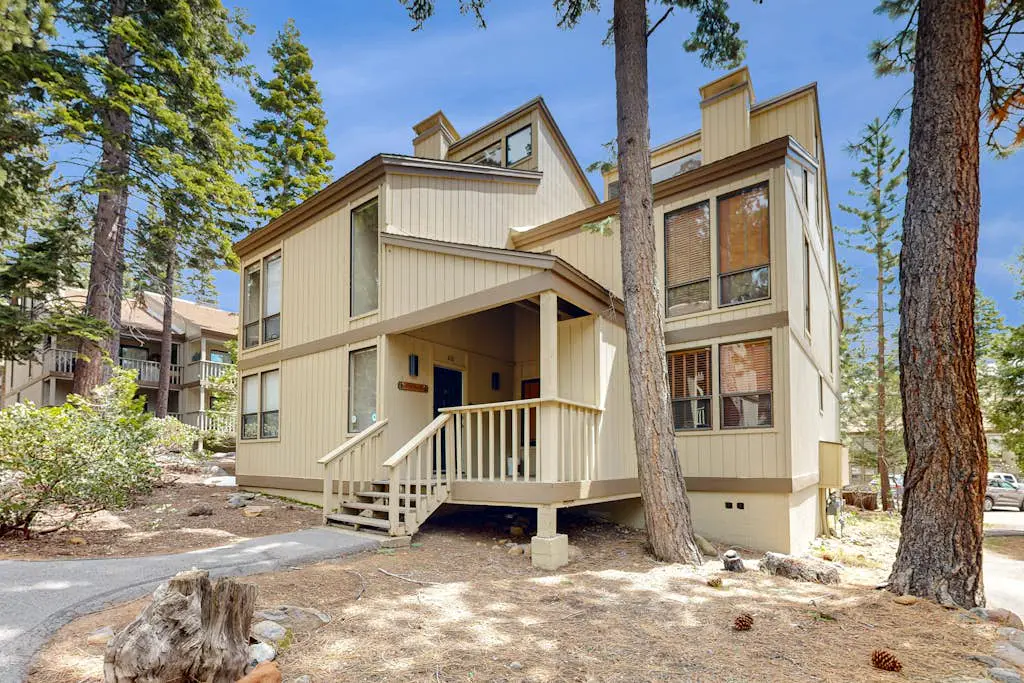 Inviting condo with balconies, fireplace, outdoor pool, sauna, & fitness center