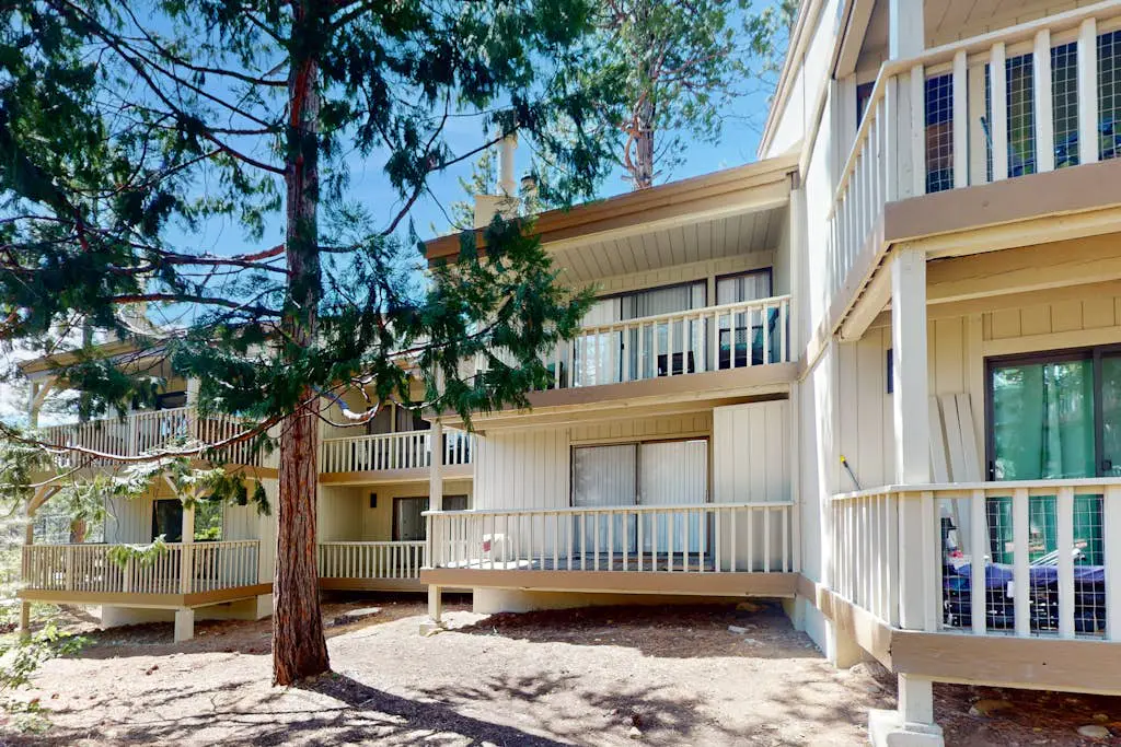 Kingswood Village 1
