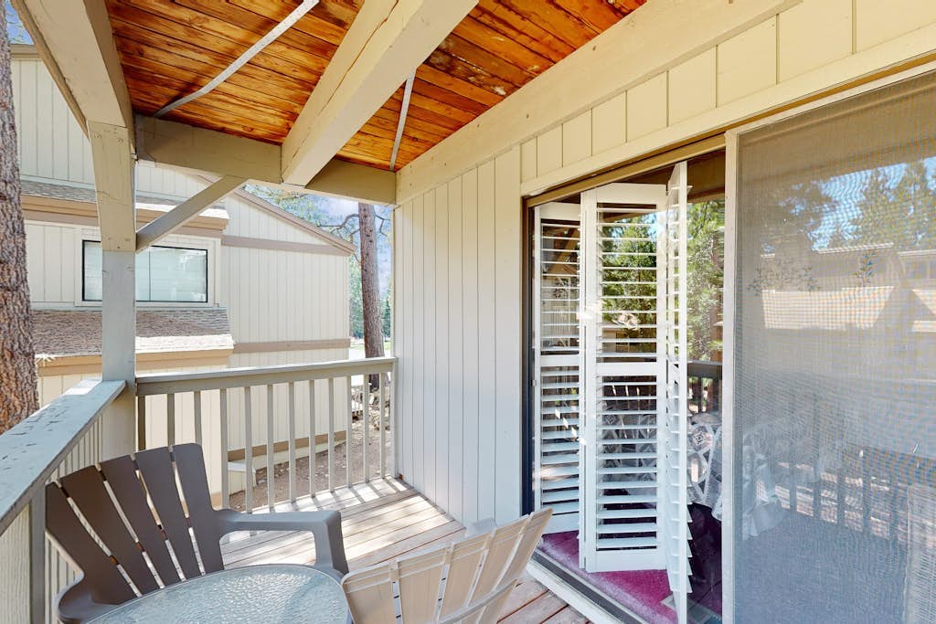 Kingwood Village Condo w/ Sparkling Pool -- Near Beach & Northstar