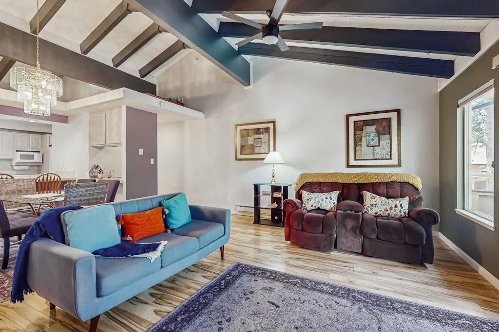 Updated mountain condo with pool access & wood fireplace - near skiing