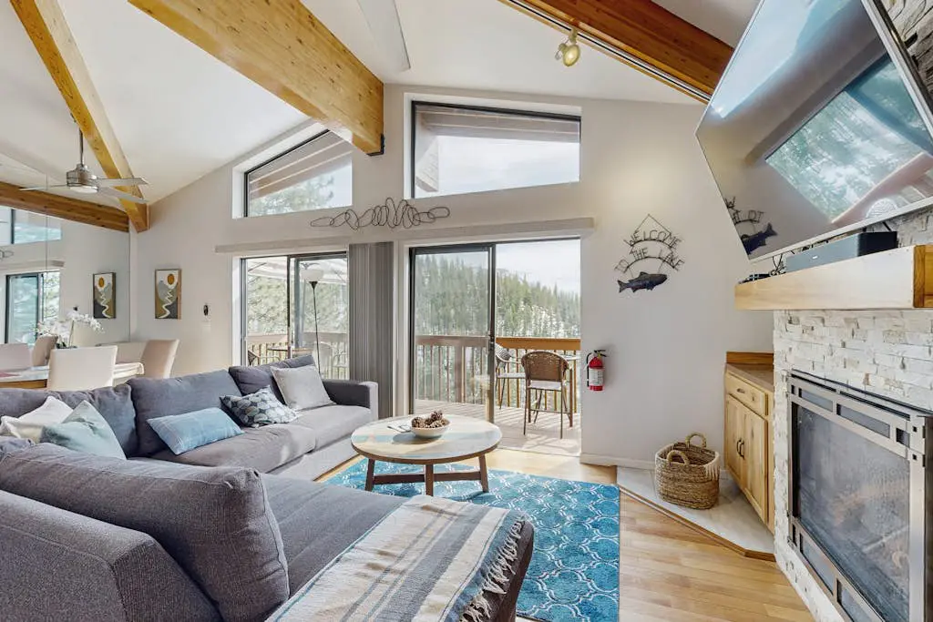 Three-story townhome with stunning Lake Tahoe view, 2 fireplaces & 2 balconies