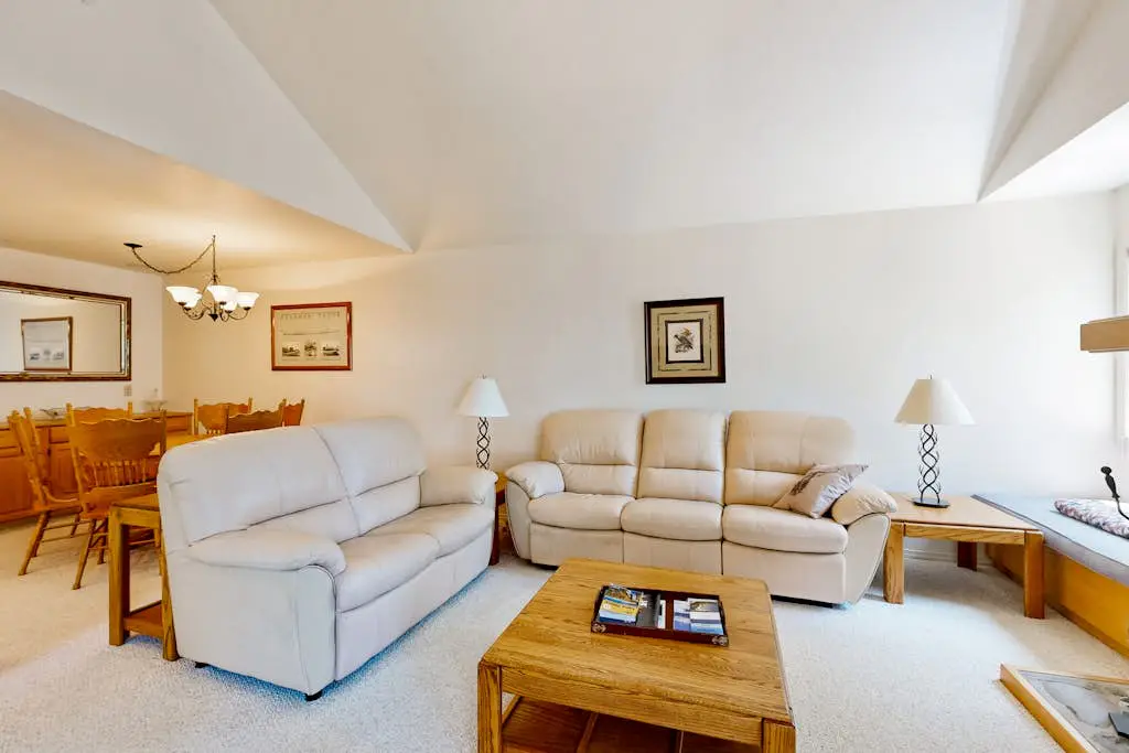 Updated townhouse with deck & fireplace - walk to lake, shopping, and dining