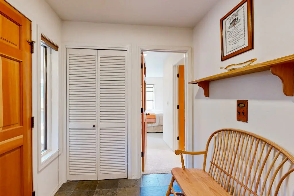 Updated townhouse with deck & fireplace - walk to lake, shopping, and dining