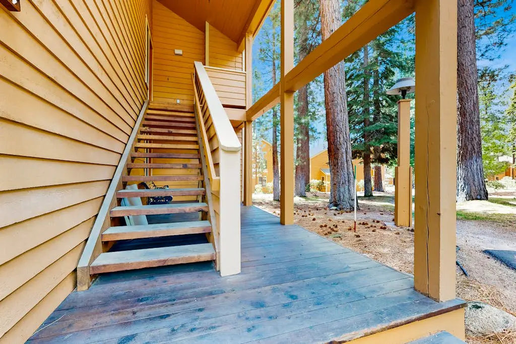 Updated townhouse with deck & fireplace - walk to lake, shopping, and dining