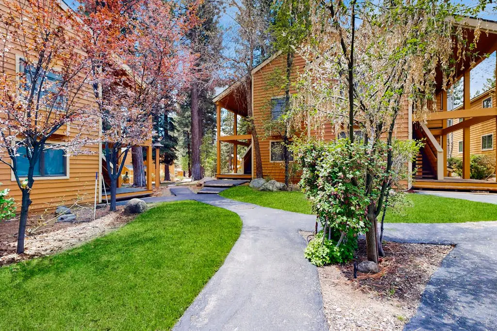 Updated townhouse with deck & fireplace - walk to lake, shopping, and dining