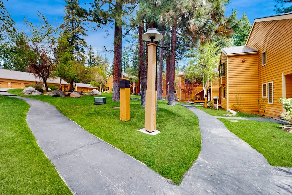 Updated townhouse with deck & fireplace - walk to lake, shopping, and dining