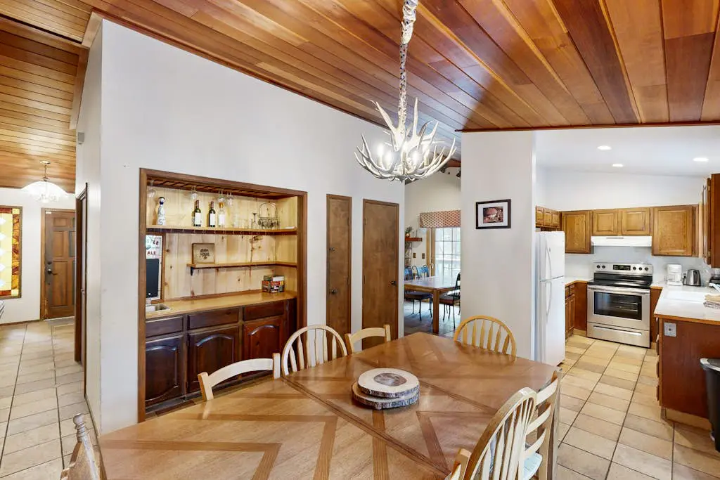 Dog-friendly retreat in Incline Village with fireplace & washer&dryer
