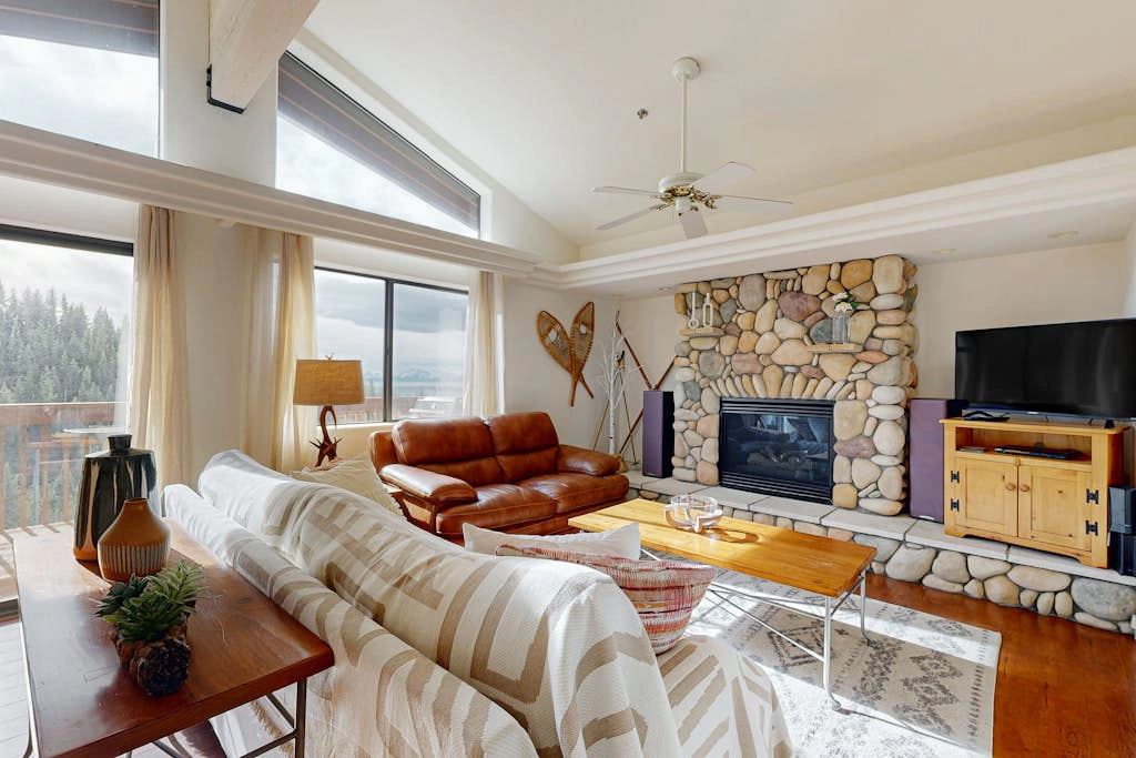 4Story Lakeview Retreat with Pool Table, Decks & Designer Vibes in Incline Village