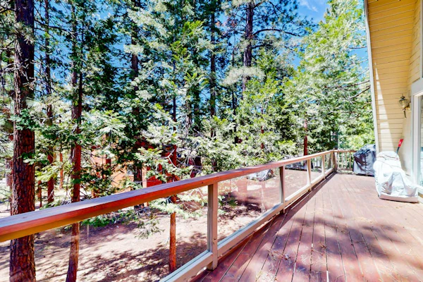 Lake Getaway with trail access, forest view deck, 2 fireplaces & amenities