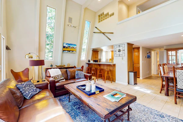 Lake Getaway with trail access, forest view deck, 2 fireplaces & amenities