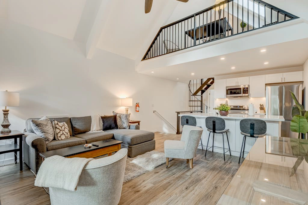 Hospitable condo with wood-burning fireplace, washer&dryer, deck, & balcony