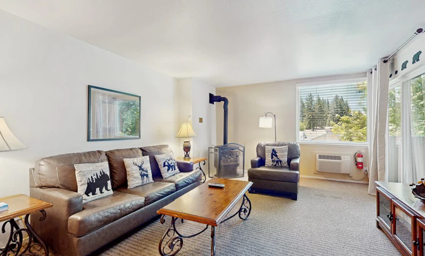Lakefront resort condo 1 mile from Heavenly Ski Resort with free shuttle
