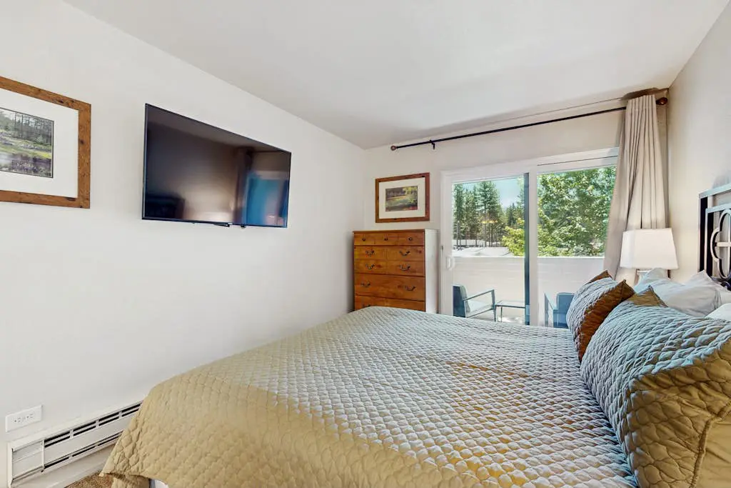 Lakefront resort condo 1 mile from Heavenly Ski Resort with free shuttle