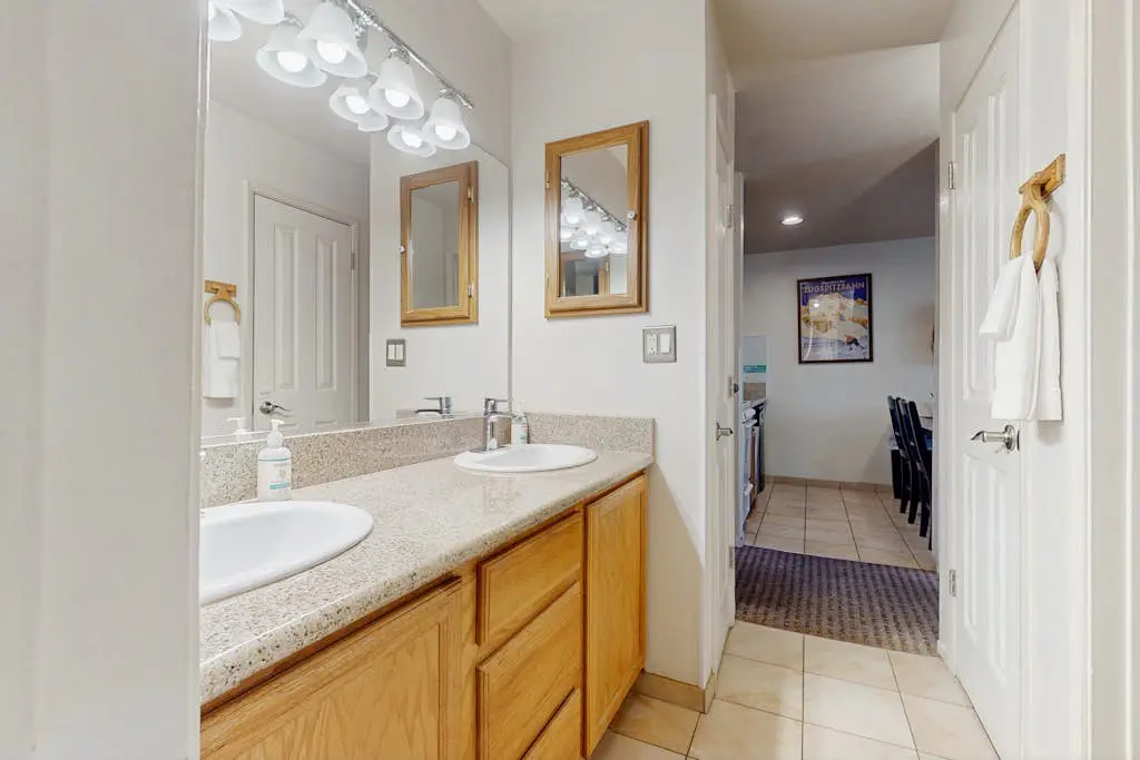 Lakefront resort condo 1 mile from Heavenly Ski Resort with free shuttle
