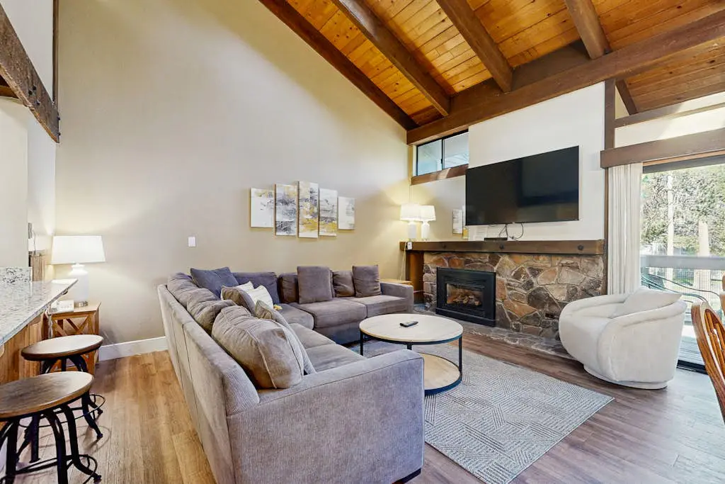 Lakeland Village 446