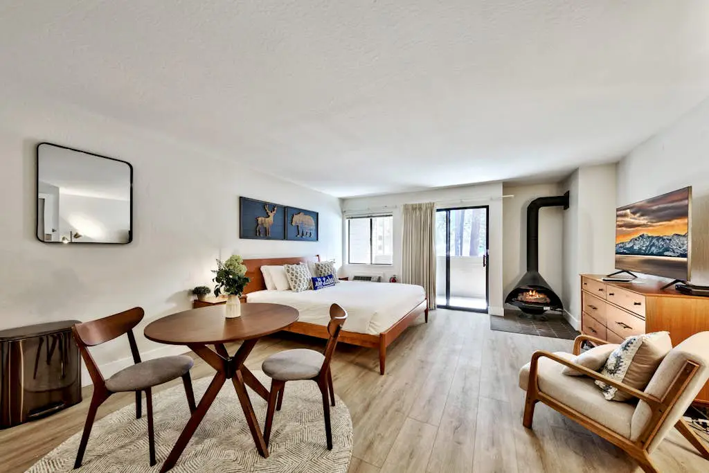 Delight in luxe amenities at this newly remodeled Lakeland Village studio