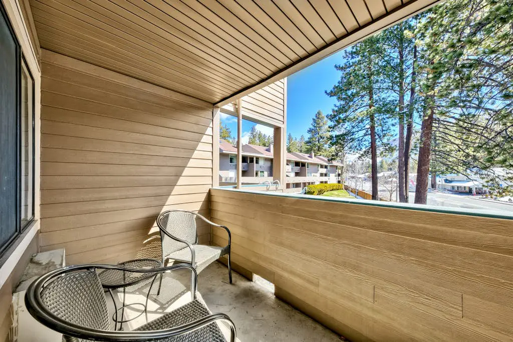 Delight in luxe amenities at this newly remodeled Lakeland Village studio