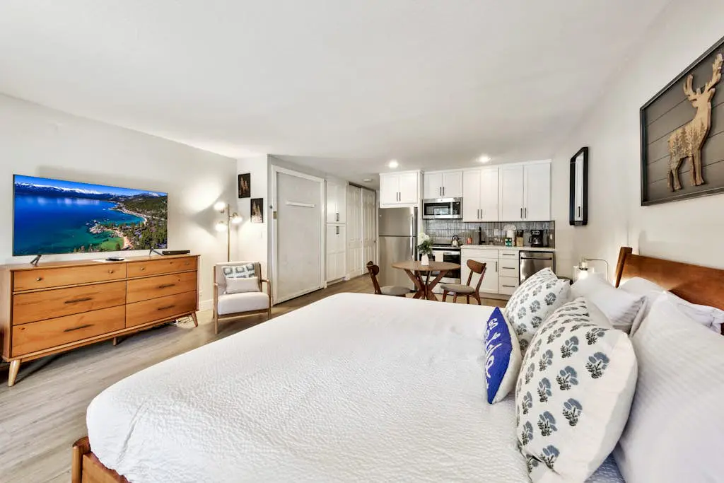 Delight in luxe amenities at this newly remodeled Lakeland Village studio