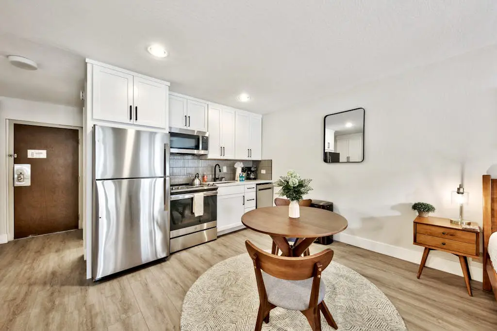 Delight in luxe amenities at this newly remodeled Lakeland Village studio