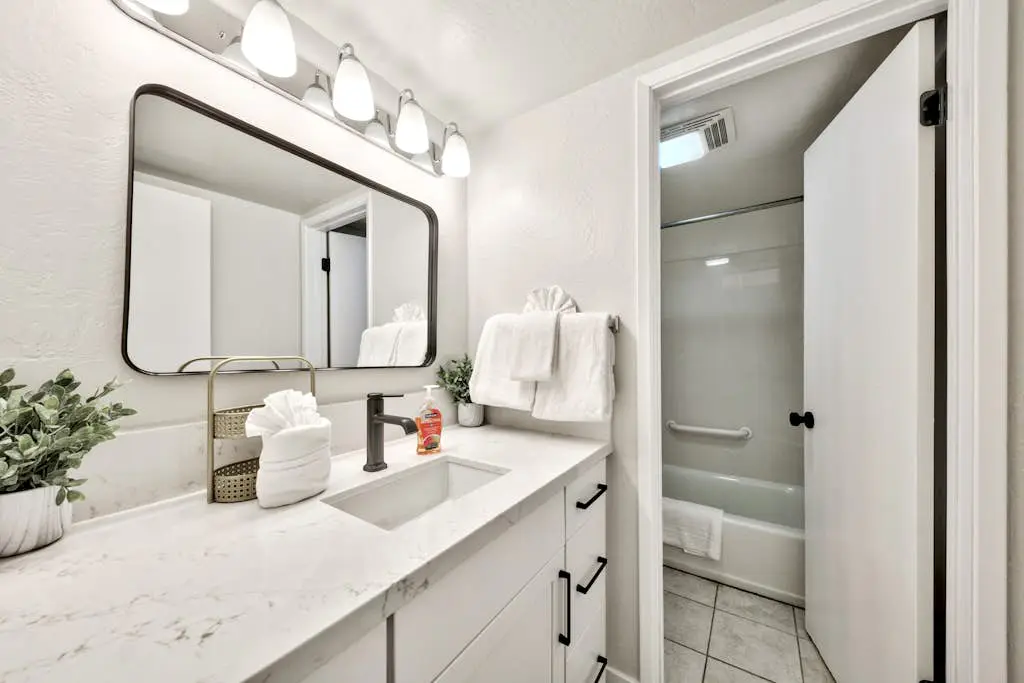 Delight in luxe amenities at this newly remodeled Lakeland Village studio