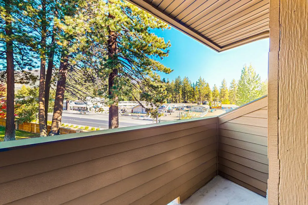 Delight in luxe amenities at this newly remodeled Lakeland Village studio