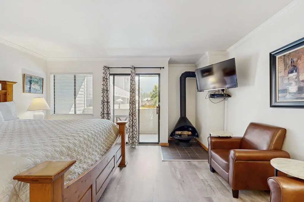 Lakeland Village 126