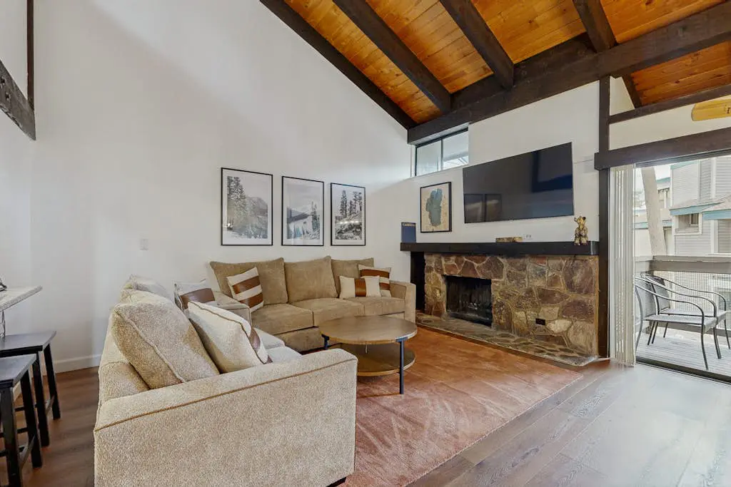 Fun at your fingertips with private beach access & lakefront pool - near skiing