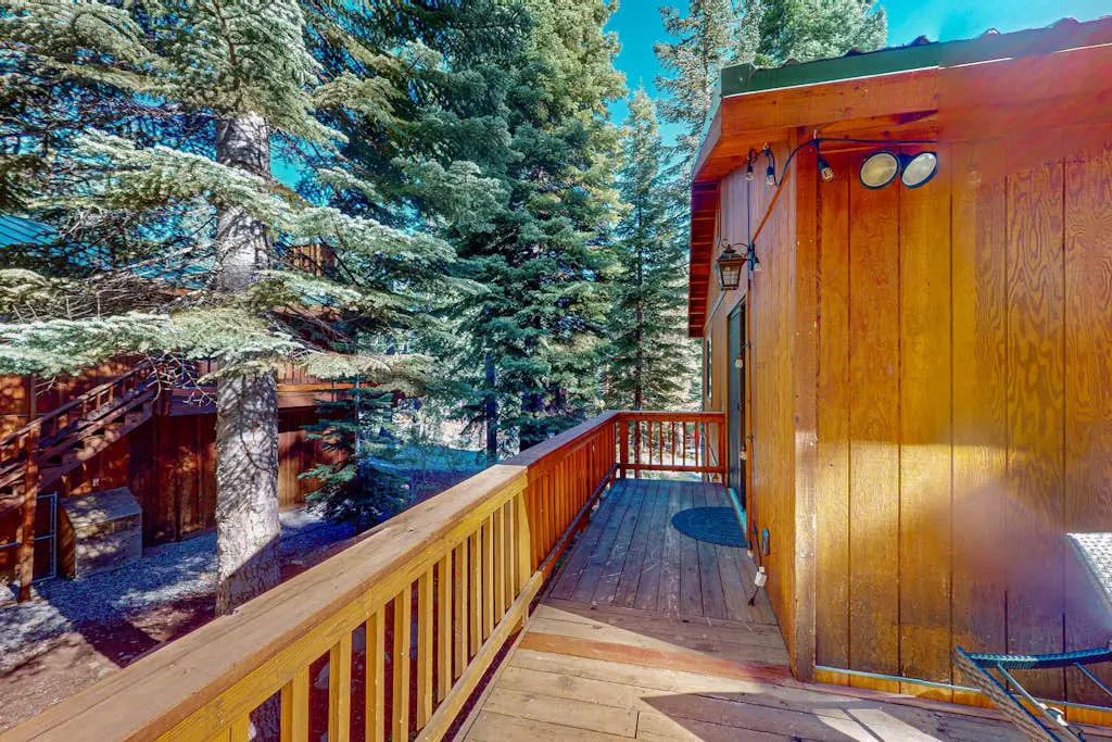 Lovely mountain home with skiing, pool, hot tub, fast WiFi, & washer&dryer